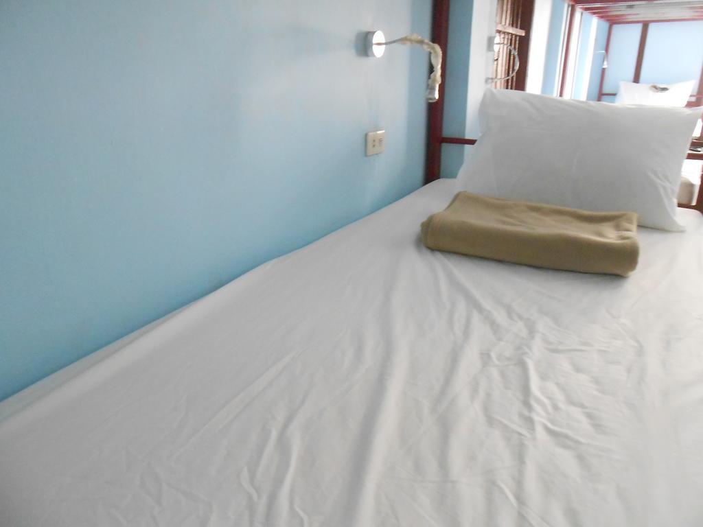Lucky Backpacker Hostel Vientiane Quarto foto